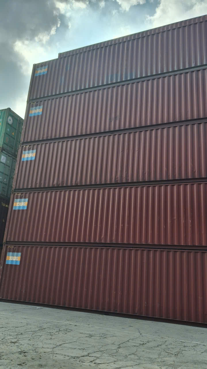 Dự báo giá container cũ tại Việt Nam năm 2026